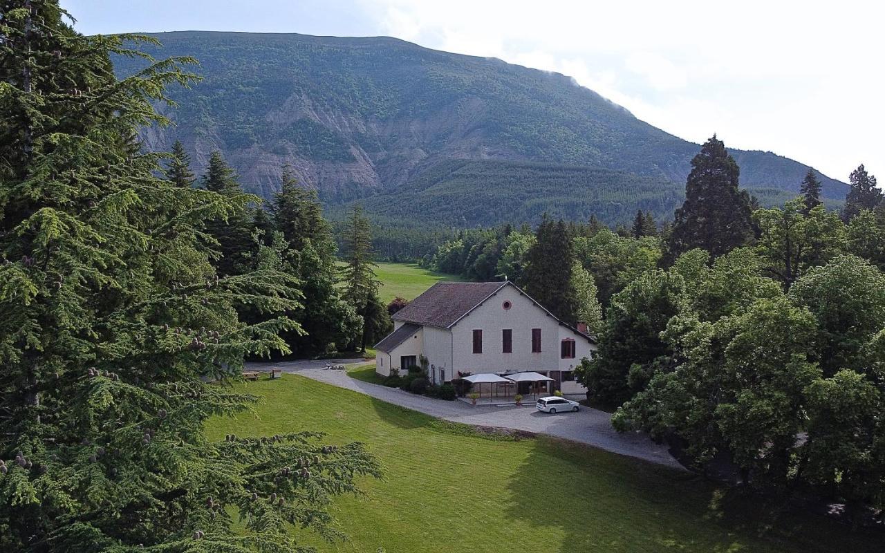 Bed and Breakfast La Source Saint-Pierre-d'Argencon Екстер'єр фото